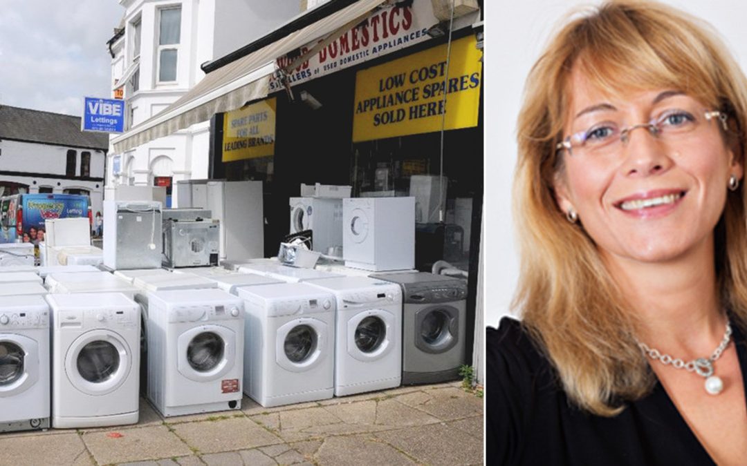 En bild på en massa tvättmaskiner utanför en butik. Och en bild på forskaren Oksana Mont.